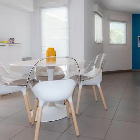 Contemporain Blue Lagoon 3 Etoiles 아파트